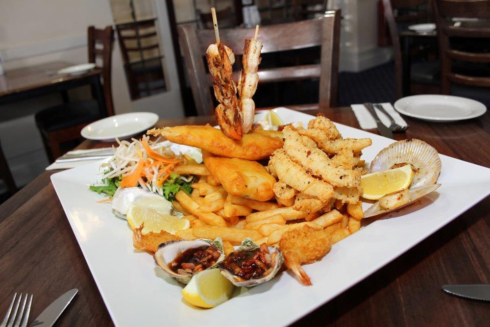 Dining Grosvenor Hotel Victor Harbor